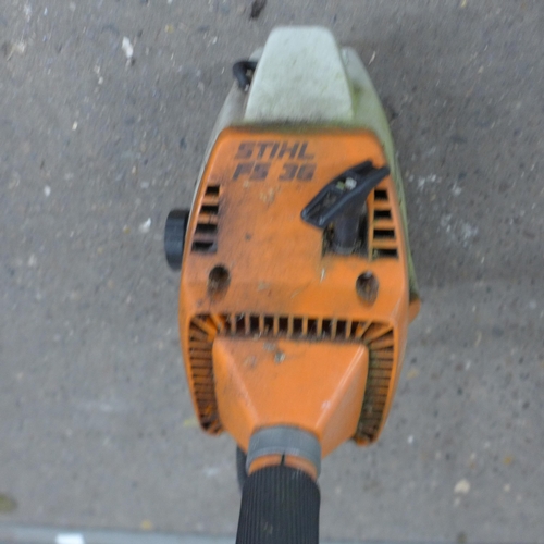 5187 - A Stihl FS36 petrol strimmer