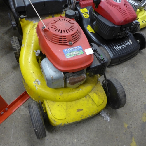 5211 - A Honda GCVi60 petrol self propelled lawn mower