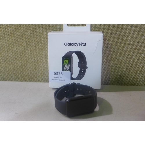 6375 - Samsung Galaxy Fit3 smart watch with grey activity band, RRP £59.99 *This lot is subject to VAT