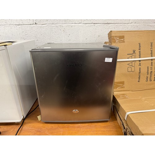 5130 - An Electriq mini counter top fridge