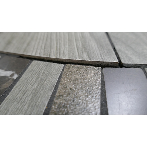 3147 - An Agio Conway 5 piece round dining set (table top damaged), original RRP £499.99 + VAT 4213-2) *Thi... 