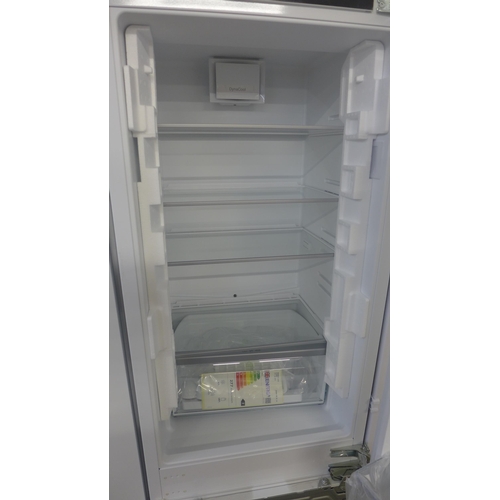 4132 - Miele 60/40 fridge freezer - model KFN7714F (486-128) *This lot is subject to VAT