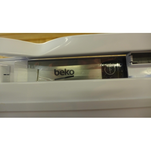 4134 - Beko integrated tower freezer (486-86) *This lot is subject to VAT