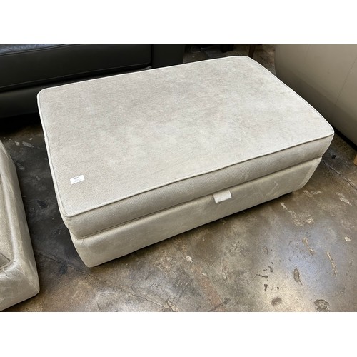 Lot 3205      