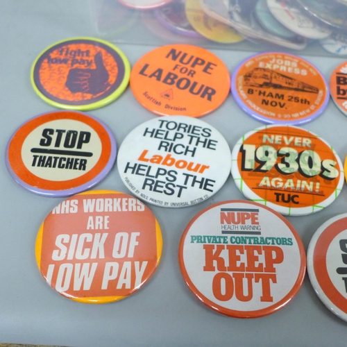 2016 - A large collection of political, campaign and march badges, trade unions, etc.