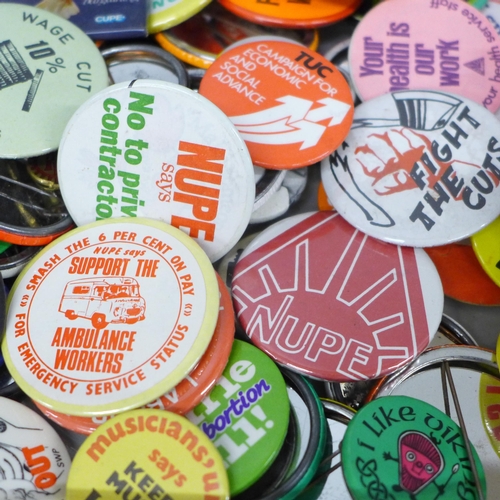 2016 - A large collection of political, campaign and march badges, trade unions, etc.