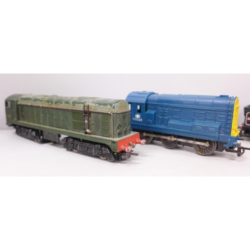 2080 - Six 00 gauge model locomotives, one tender and one plastic model