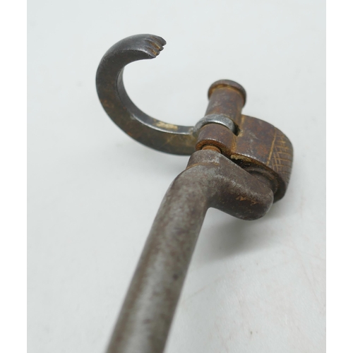 2182 - An early 20th century tooth extractor