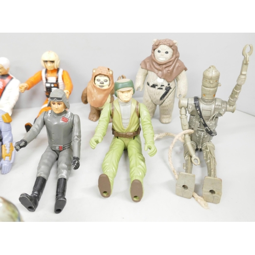 2222 - A collection of assorted vintage Star Wars toys