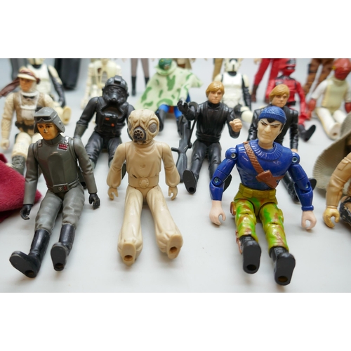 2222 - A collection of assorted vintage Star Wars toys