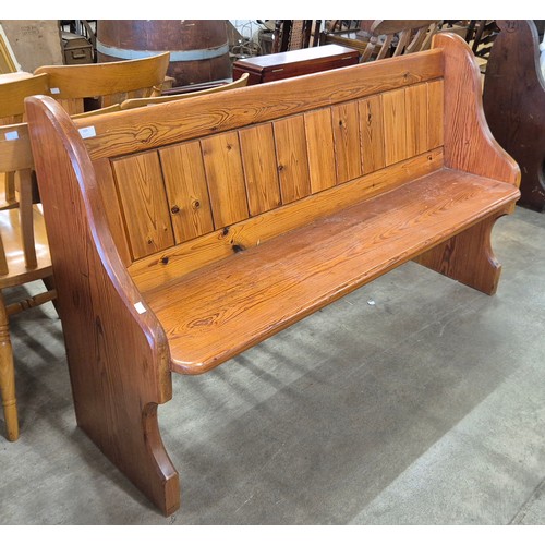 269 - A Victorian style pine pew