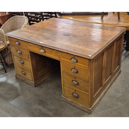 273 - An early 20th Century oak desk