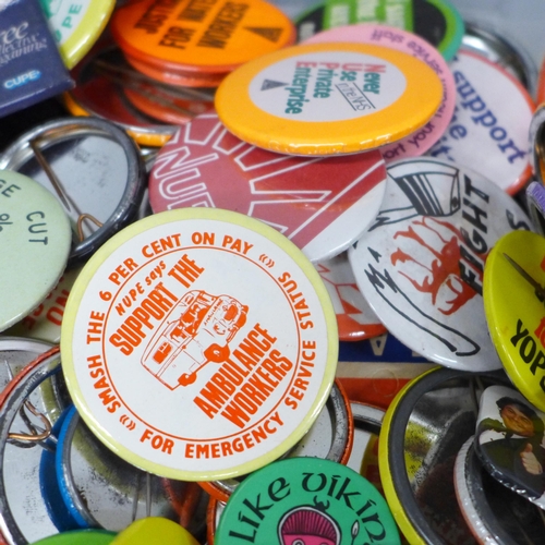 2016 - A large collection of political, campaign and march badges, trade unions, etc.