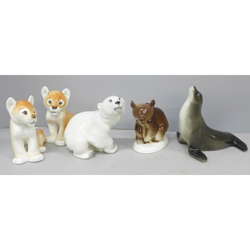 2029 - A collection of Lomonosov animals, polar bear, bear, seal and two lion cubs