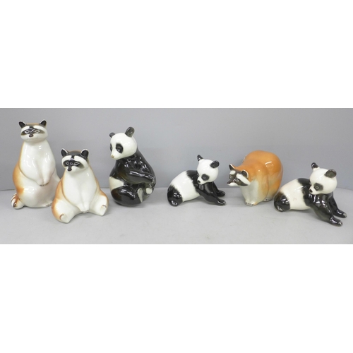 2059 - A set of three Lomonosov raccoons and a set of three Lomonosov pandas