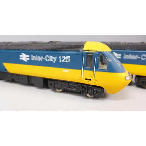 2084 - Four Hornby model diesel locomotives including two Inter-City 125, six carriages and a restaurant ca... 