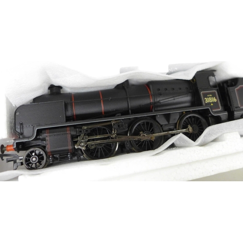 2099 - Two 00 gauge model railway locomotives, including Bachmann Branch-Line