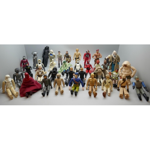 2222 - A collection of assorted vintage Star Wars toys