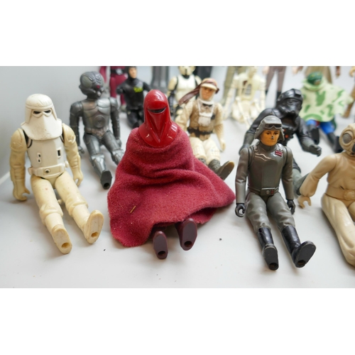 2222 - A collection of assorted vintage Star Wars toys