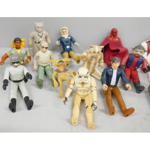 2222 - A collection of assorted vintage Star Wars toys