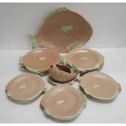 2247 - An Art Deco circa 1930s Shorter & Sons fish serving set in pink colourway. Comprising of ten plates,... 