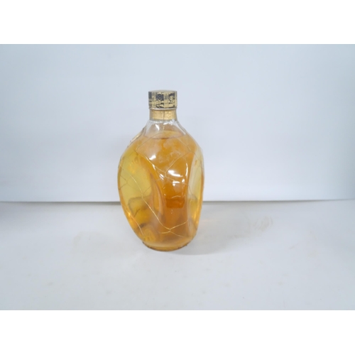 2263 - A bottle of Dimple Old Blended Scotch whisky, distilled and bottled by John Haig & Co. **PLEASE NOTE... 