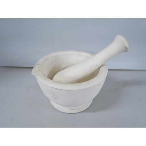 2264 - A large Wedgwood stoneware pestle and mortar