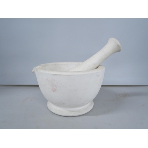 2264 - A large Wedgwood stoneware pestle and mortar