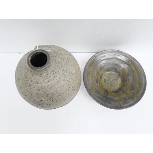 2272 - Two pieces of studio pottery comprising of a bowl by Kate Mellors and a vase by Kay Scott