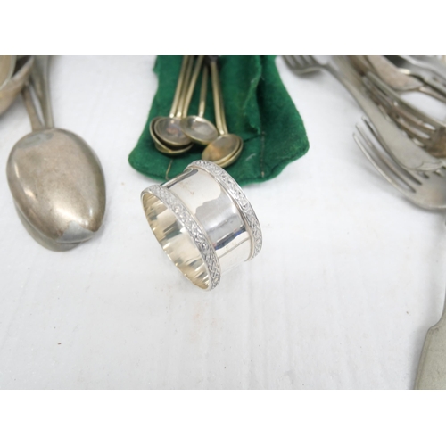 2296 - A silver napkin ring, 25g, a plated basket, sugar hod and flatware **PLEASE NOTE THIS LOT IS NOT ELI... 