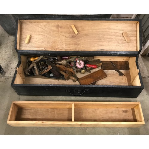 335 - A vintage carpenter's tool box with tools