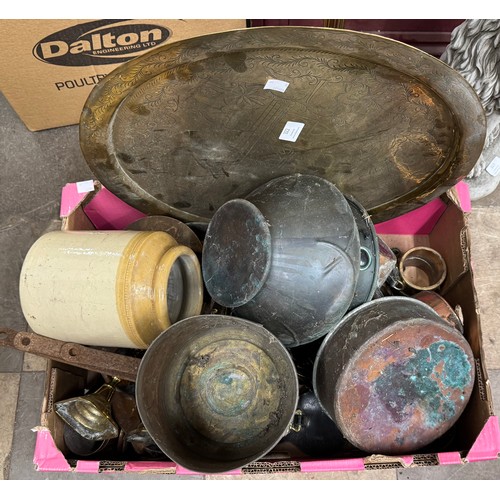 322 - Assorted brass and copperware, etc.