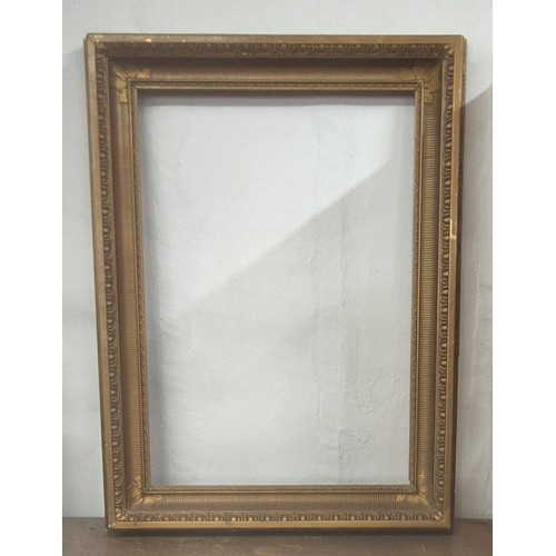 408 - A Victorian gilt picture frame