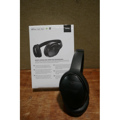 6166 - Bose Quiet Comfort headphones, original RRP £219.99 + VAT (354-584) *This lot is subject to VAT