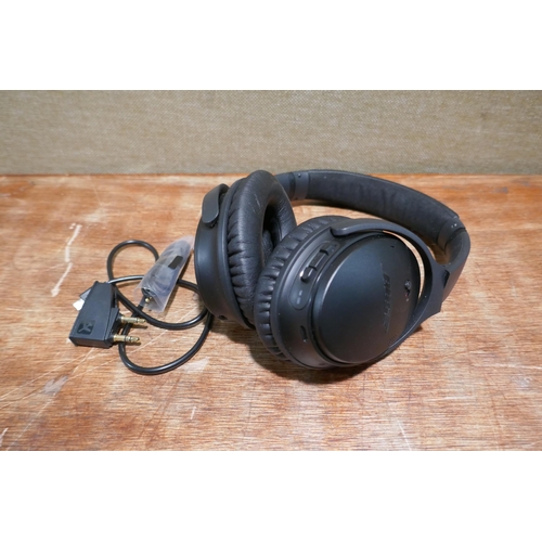 6166 - Bose Quiet Comfort headphones, original RRP £219.99 + VAT (354-584) *This lot is subject to VAT