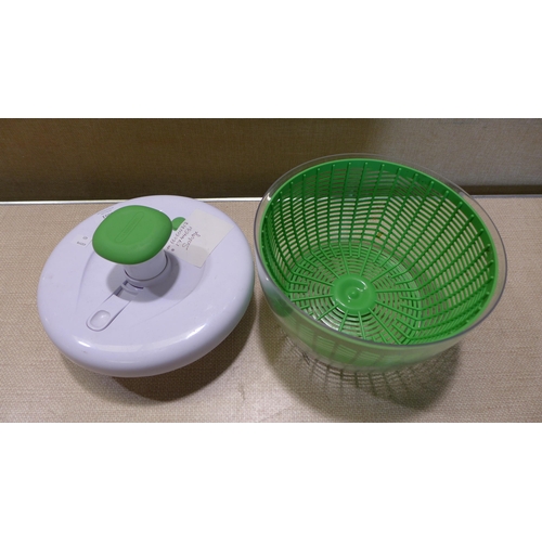 6051 - Farberware salad spinner (353-401) *This lot is subject to VAT