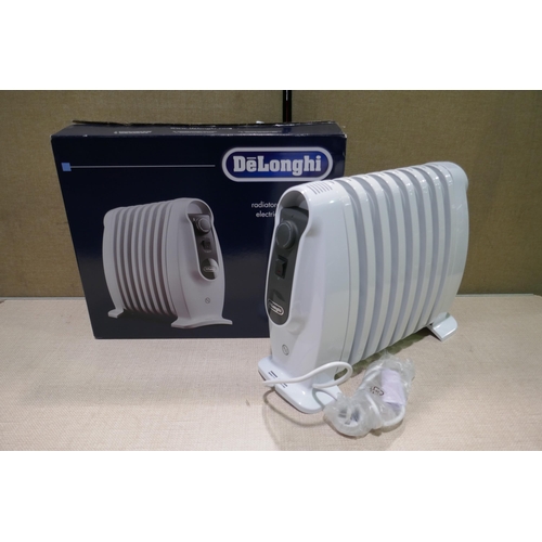 6347 - Delonghi oil filled small radiator    (354-406) *This lot is subject to VAT