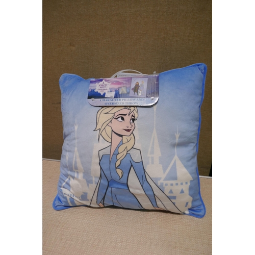 6355 - Quantity of Disney throws and pillows   (354-167,168,184) *This lot is subject to VAT