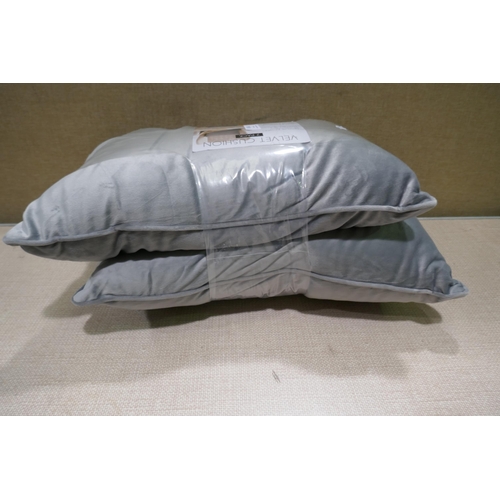 6361 - Velvet oblong cushions  (354-117) *This lot is subject to VAT