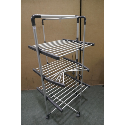 6374 - Black & Decker heated tower airer (damaged) original RRP £99.99 + VAT (353-395) *This lot is subject... 