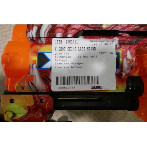 6387 - Power puppy/kitty remote control toy and two Xshot skins Last Stand nerf guns (354-390,420) *This lo... 