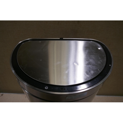 6401 - 47l Eko semi round bin    (354-477) *This lot is subject to VAT