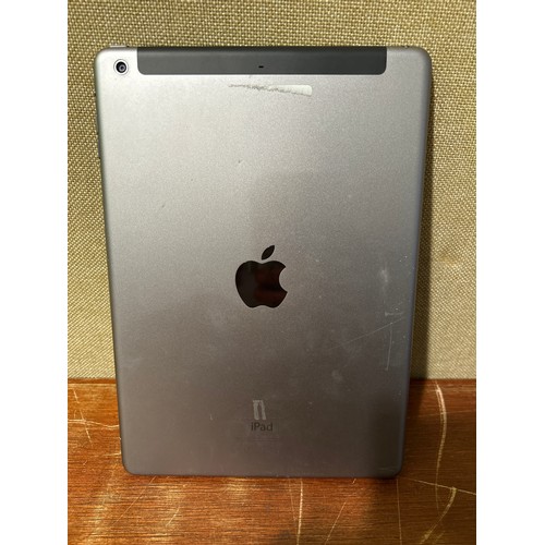 6115 - Apple Ipad Air 16gb (model: MD791B/B) (480-744/904)  *This lot is subject to VAT