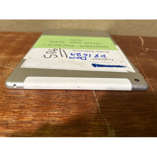 6117 - Apple Ipad Air 16gb (model: MD791B/B) (480-733/902)  *This lot is subject to VAT