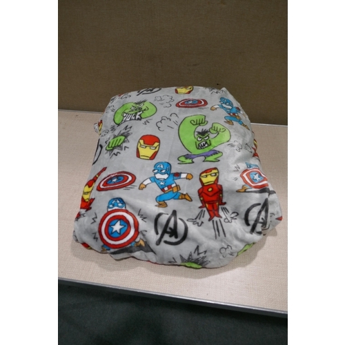 6355 - Quantity of Disney throws and pillows   (354-167,168,184) *This lot is subject to VAT