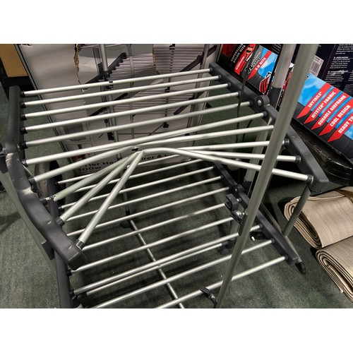 6374 - Black & Decker heated tower airer (damaged) original RRP £99.99 + VAT (353-395) *This lot is subject... 