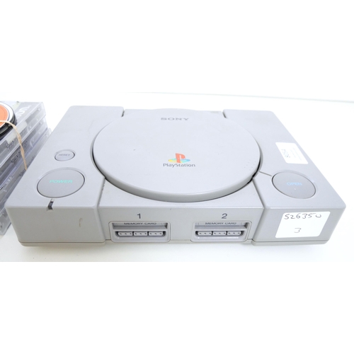 8054 - A PlayStation One SCPH-1002 console only with 5 games