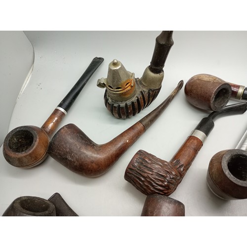 2041 - A collection of twenty-four pipes