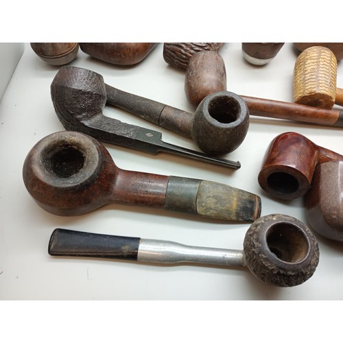 2041 - A collection of twenty-four pipes