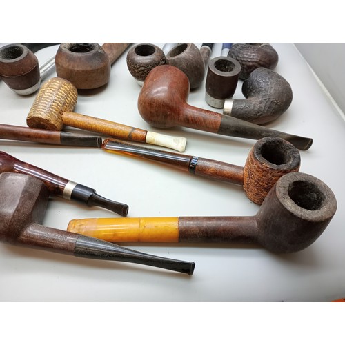 2041 - A collection of twenty-four pipes